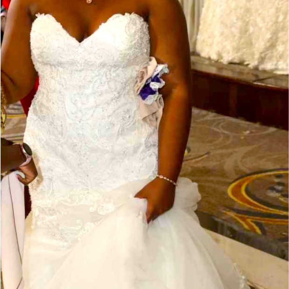 Kleinfeld wedding dress
